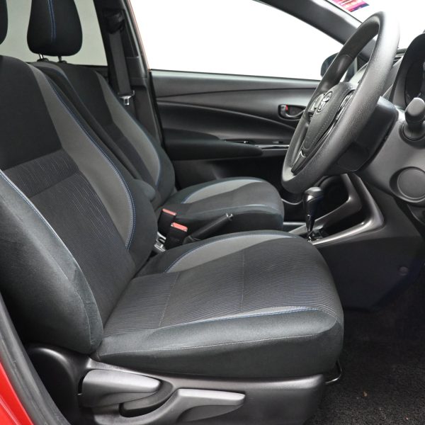 Toyota Yaris 1.5 E AT (2023) - Image 11
