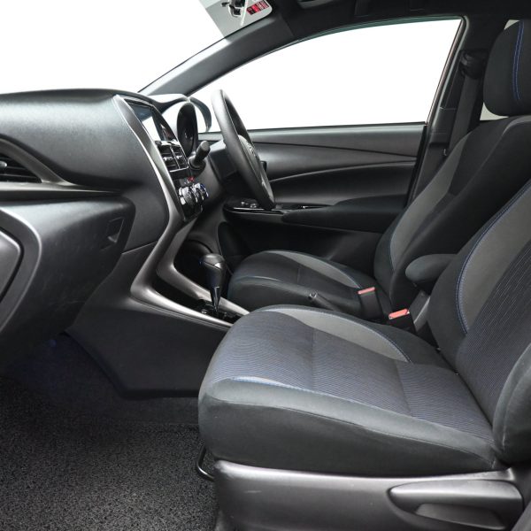 Toyota Yaris 1.5 E AT (2023) - Image 12
