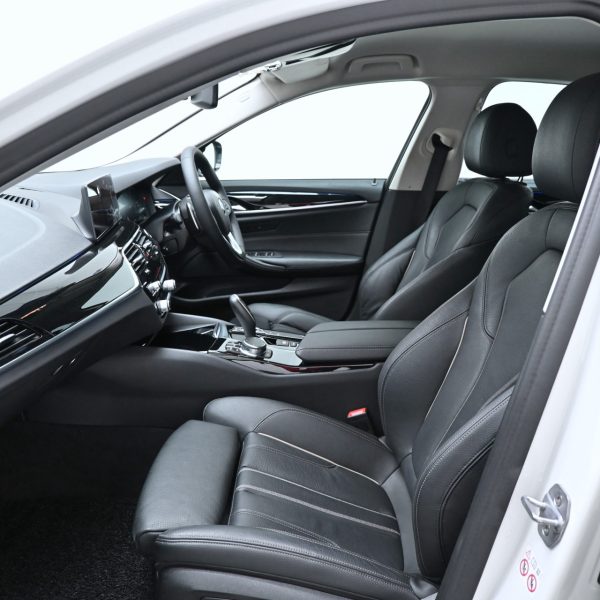 BMW 530e G30 Sedan 4dr 530e Sport AT (2018) - Image 14