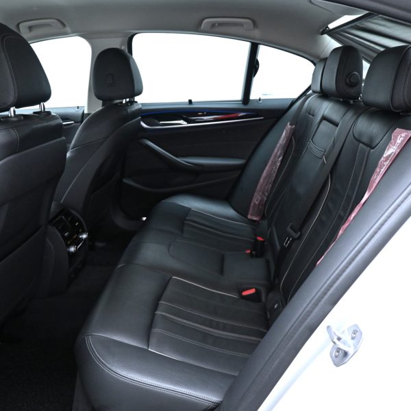 BMW 530e G30 Sedan 4dr 530e Sport AT (2018) - Image 16