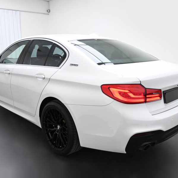 BMW 530e G30 Sedan 4dr 530e Sport AT (2018) - Image 9