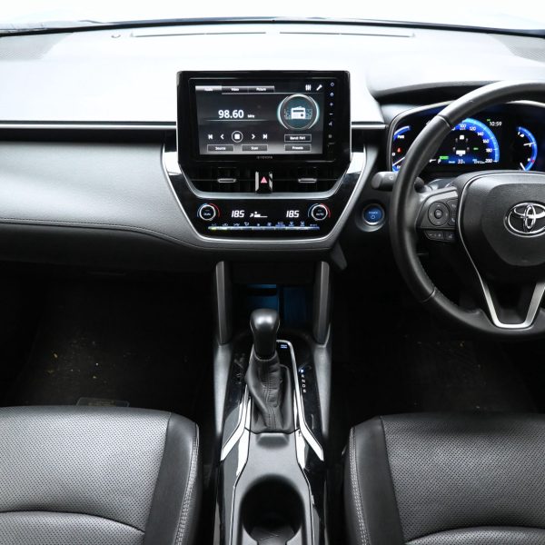 Toyota Corolla Cross 1.8 Hybrid Auto AT (2022) - Image 13