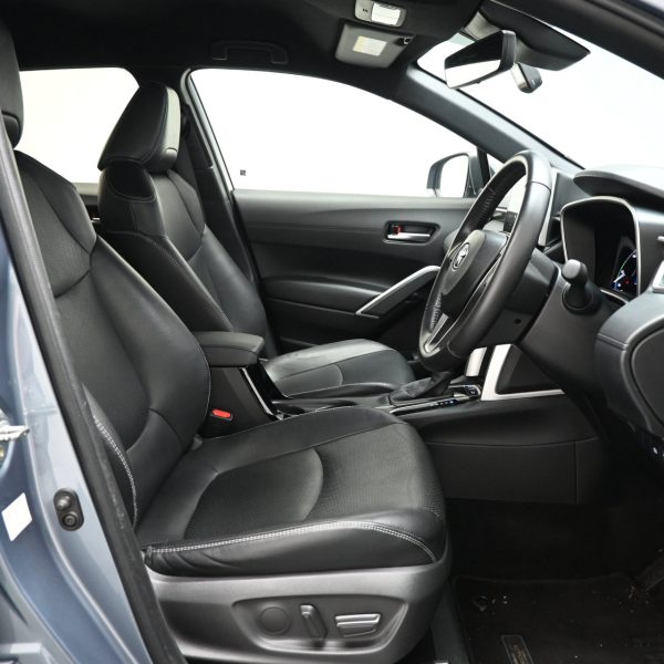 Toyota Corolla Cross 1.8 Hybrid Auto AT (2022) - Image 14
