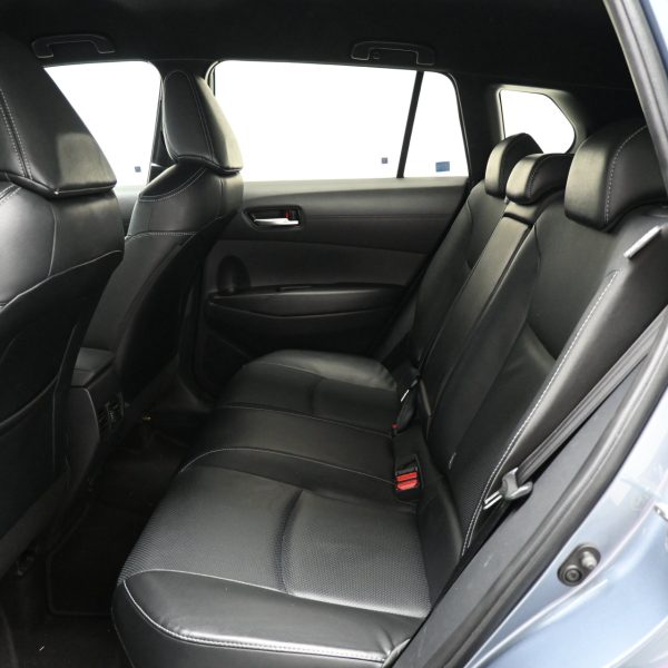 Toyota Corolla Cross 1.8 Hybrid Auto AT (2022) - Image 17