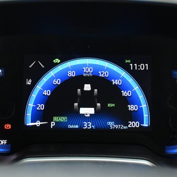 Toyota Corolla Cross 1.8 Hybrid Auto AT (2022) - Image 18