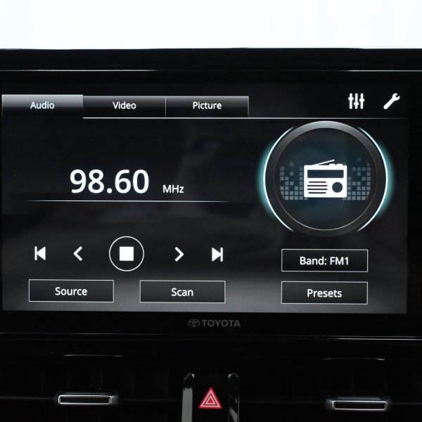 Toyota Corolla Cross 1.8 Hybrid Auto AT (2022) - Image 19
