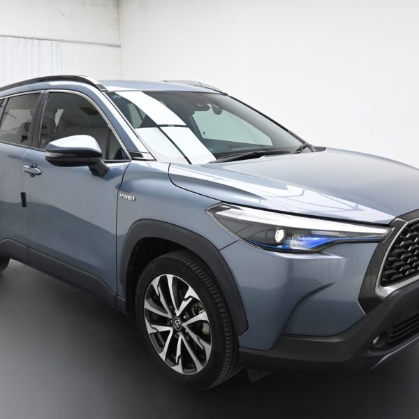 Toyota Corolla Cross 1.8 Hybrid Auto AT (2022) - Image 3