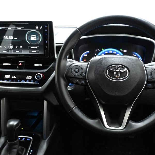 Toyota Corolla Cross 1.8 Hybrid Auto AT (2022) - Image 4