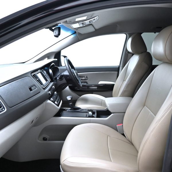 Kia Grand Carnival 2.2D KX AT (2018) - Image 13