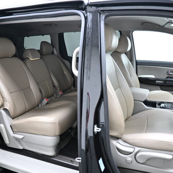 Kia Grand Carnival 2.2D KX AT (2018) - Image 14
