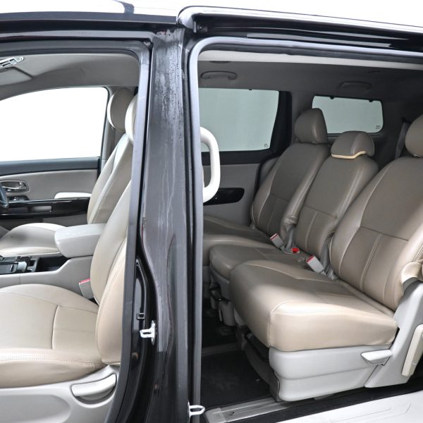 Kia Grand Carnival 2.2D KX AT (2018) - Image 15