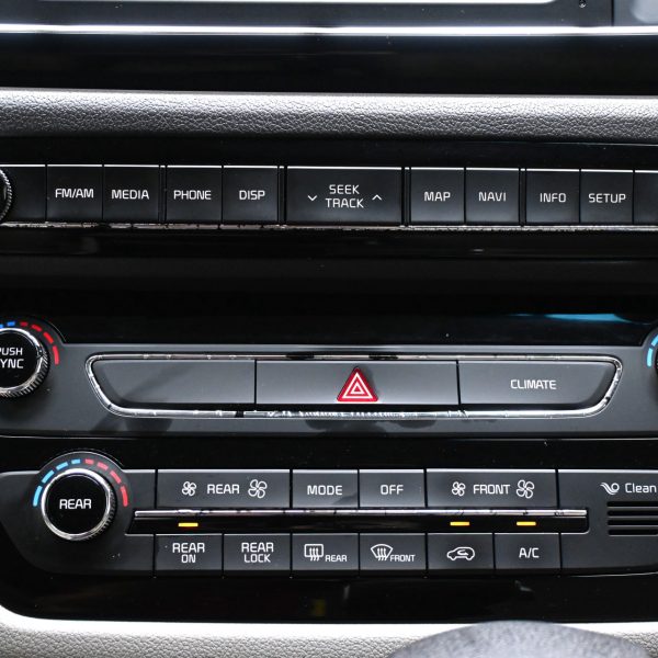 Kia Grand Carnival 2.2D KX AT (2018) - Image 18