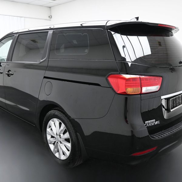 Kia Grand Carnival 2.2D KX AT (2018) - Image 8