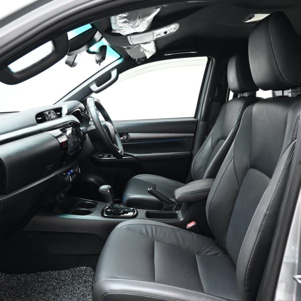Toyota Hilux Double Cab 2.8 Rogue Auto 4x4 Revo N80 Facelift 2 AT (2022) - Image 12