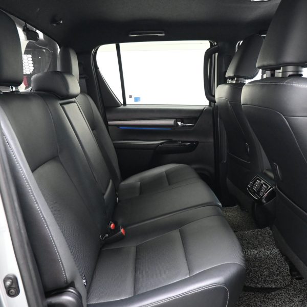 Toyota Hilux Double Cab 2.8 Rogue Auto 4x4 Revo N80 Facelift 2 AT (2022) - Image 13
