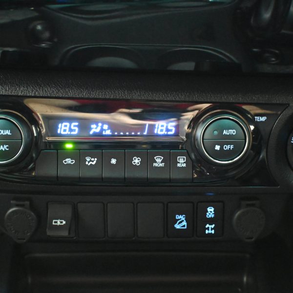 Toyota Hilux Double Cab 2.8 Rogue Auto 4x4 Revo N80 Facelift 2 AT (2022) - Image 16