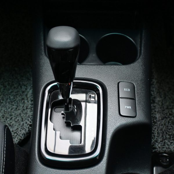 Toyota Hilux Double Cab 2.8 Rogue Auto 4x4 Revo N80 Facelift 2 AT (2022) - Image 17