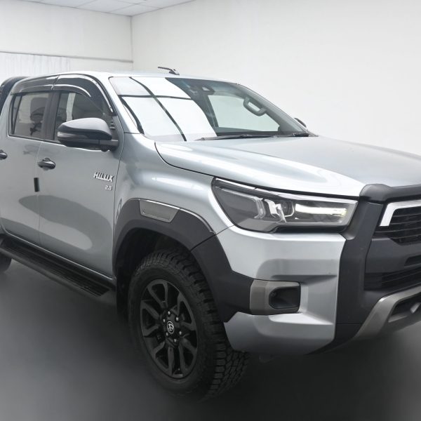 Toyota Hilux Double Cab 2.8 Rogue Auto 4x4 Revo N80 Facelift 2 AT (2022) - Image 3