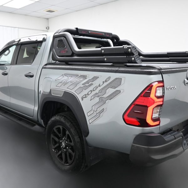 Toyota Hilux Double Cab 2.8 Rogue Auto 4x4 Revo N80 Facelift 2 AT (2022) - Image 7
