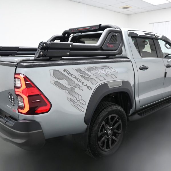 Toyota Hilux Double Cab 2.8 Rogue Auto 4x4 Revo N80 Facelift 2 AT (2022) - Image 9