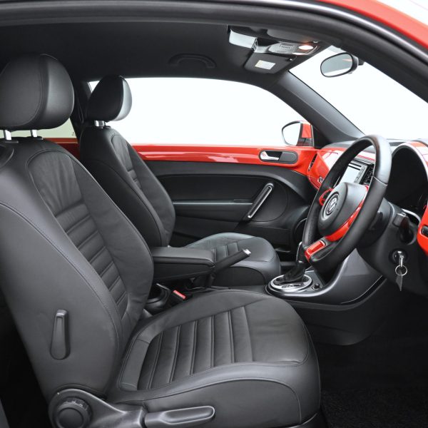 Volkswagen Beetle 1.2 TSI Sport AT (2018) - Image 13