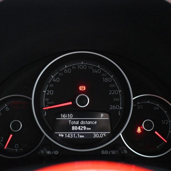 Volkswagen Beetle 1.2 TSI Sport AT (2018) - Image 17