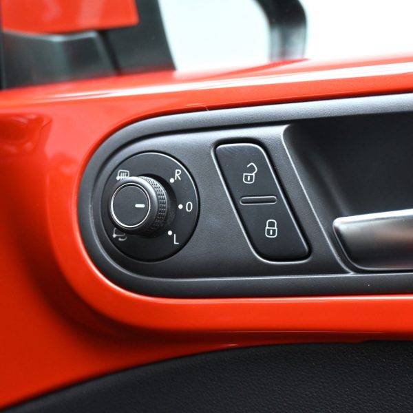 Volkswagen Beetle 1.2 TSI Sport AT (2018) - Image 6