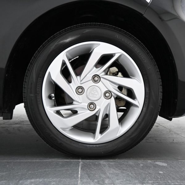 Proton Persona BH6 Sedan 4dr CVT FWD 1.6i (Premium) AT (2017) - Image 4