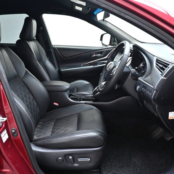 Toyota Harrier 2.0 Elegance Facelift AT (2018) - Image 12