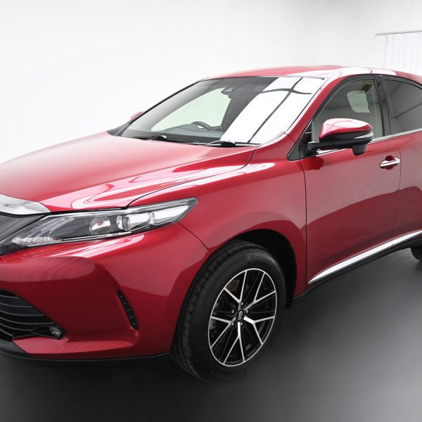 Toyota Harrier 2.0 Elegance Facelift AT (2018) - Image 20