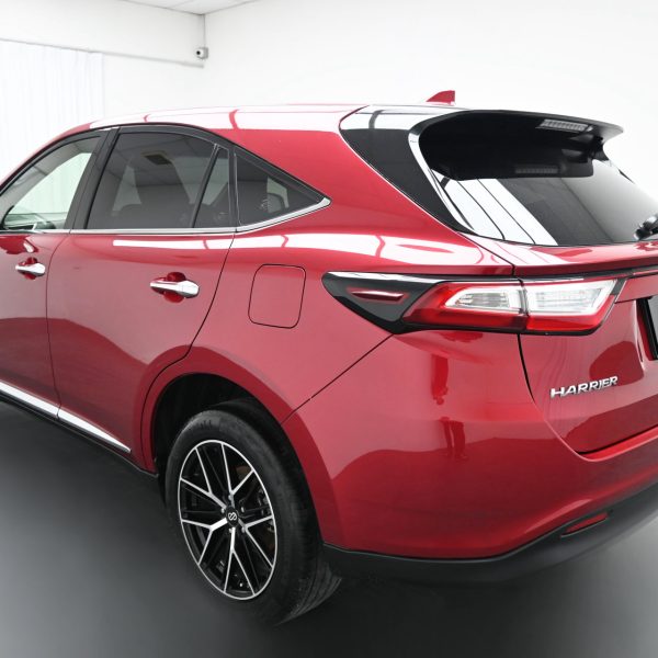 Toyota Harrier 2.0 Elegance Facelift AT (2018) - Image 8