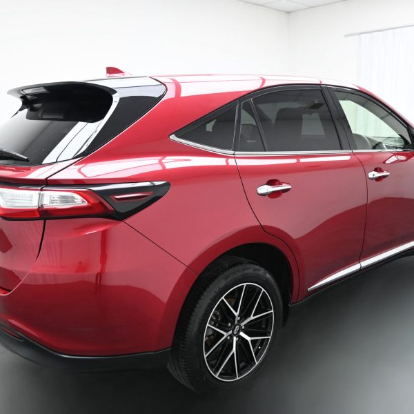 Toyota Harrier 2.0 Elegance Facelift AT (2018) - Image 10