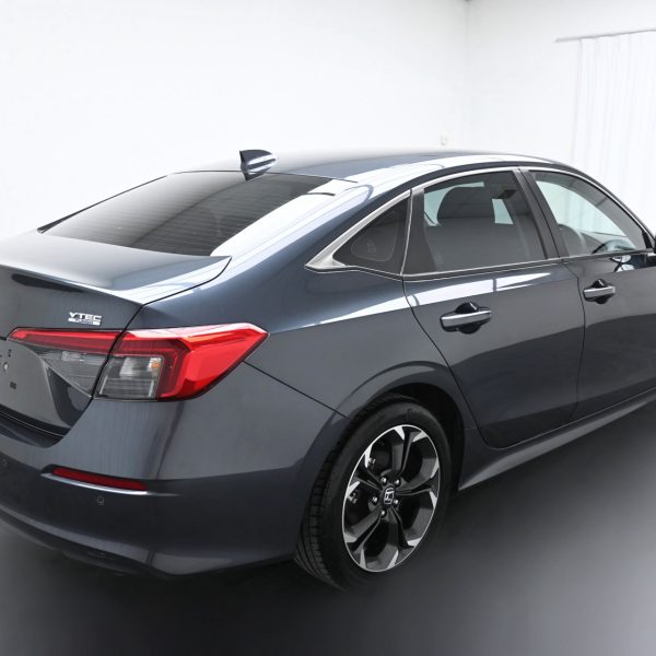 Honda Civic 1.5 V Auto AT (2023) - Image 11