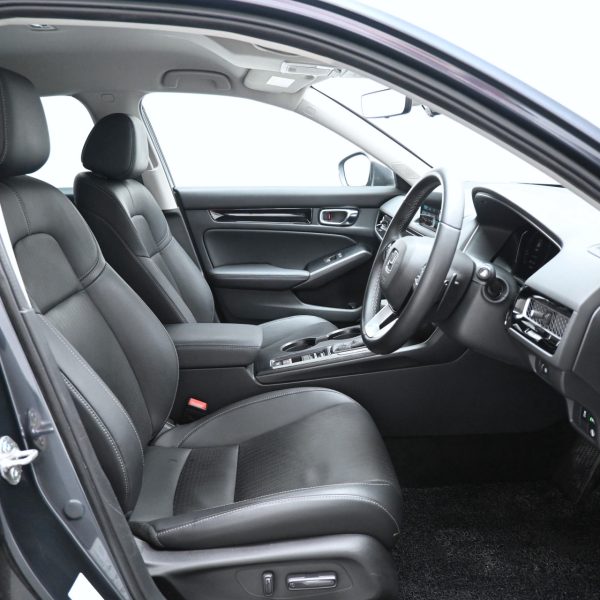 Honda Civic 1.5 V Auto AT (2023) - Image 13