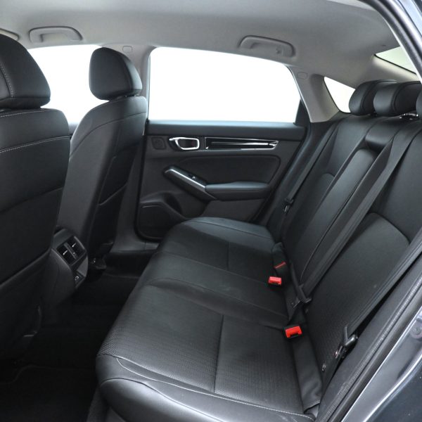 Honda Civic 1.5 V Auto AT (2023) - Image 16