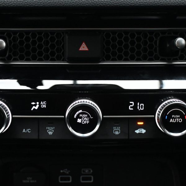 Honda Civic 1.5 V Auto AT (2023) - Image 19