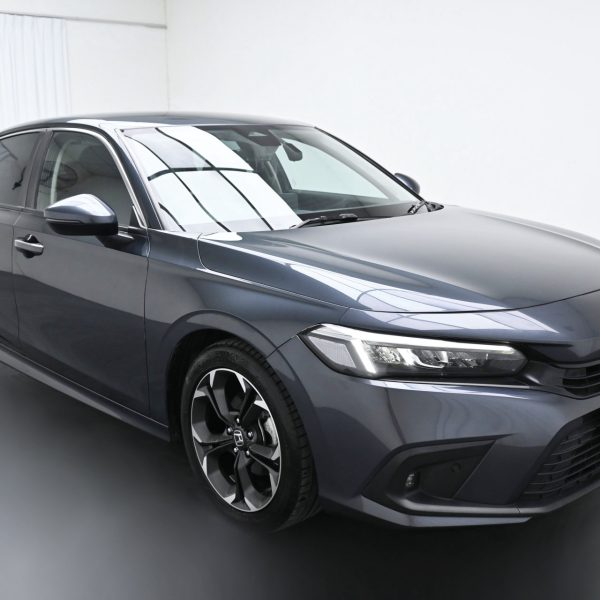 Honda Civic 1.5 V Auto AT (2023) - Image 3