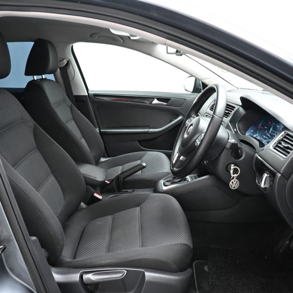 Volkswagen Jetta 1B Sedan 4dr TSI Sports Automati 7sp FWD 1.4DiTSI AT (2014) - Image 10