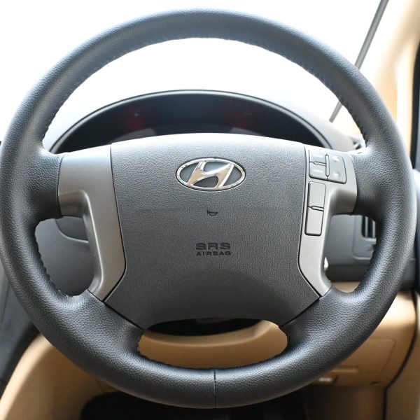 Hyundai Grand Starex 2.5 Royale Facelift AT (2019) - Image 16