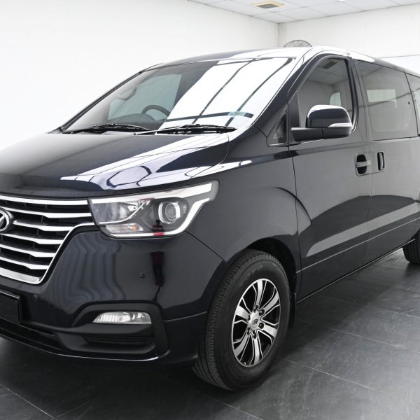 Hyundai Grand Starex 2.5 Royale Facelift AT (2019) - Image 18
