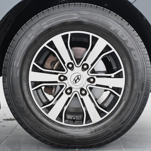 Hyundai Grand Starex 2.5 Royale Facelift AT (2019) - Image 6