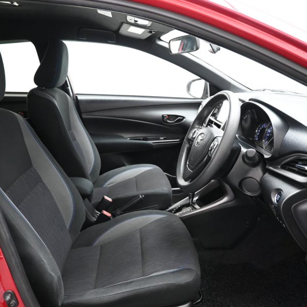 Toyota Yaris 1.5 E AT (2022) - Image 13