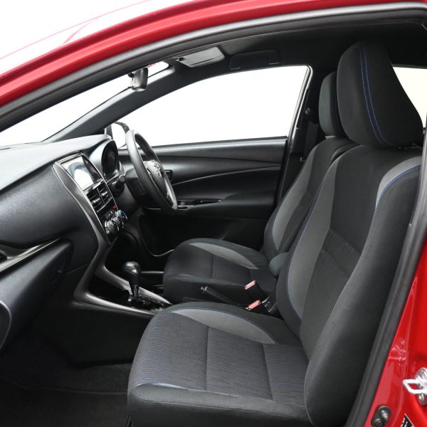 Toyota Yaris 1.5 E AT (2022) - Image 14