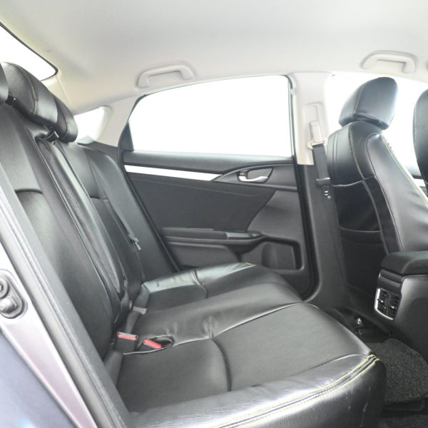 Honda Civic FC 1.8 S Auto AT (2021) - Image 13