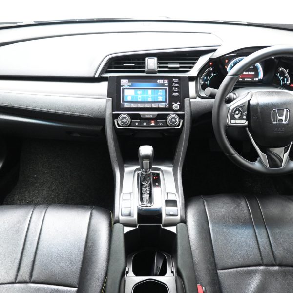 Honda Civic FC 1.8 S Auto AT (2021) - Image 10