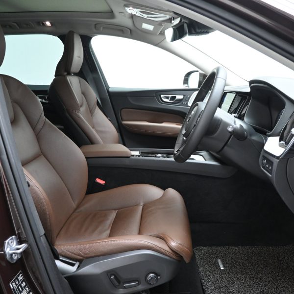 Volvo XC60 T8 2.0 (A) AT (2019) - Image 15