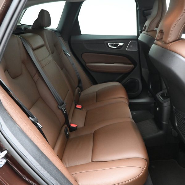Volvo XC60 T8 2.0 (A) AT (2019) - Image 17