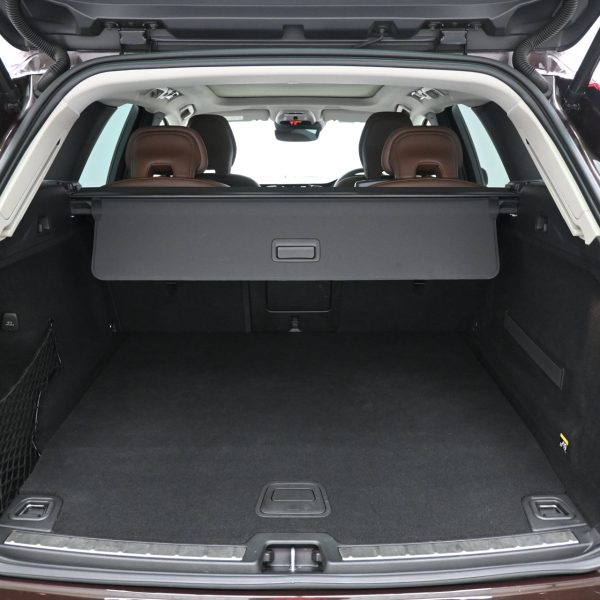 Volvo XC60 T8 2.0 (A) AT (2019) - Image 9