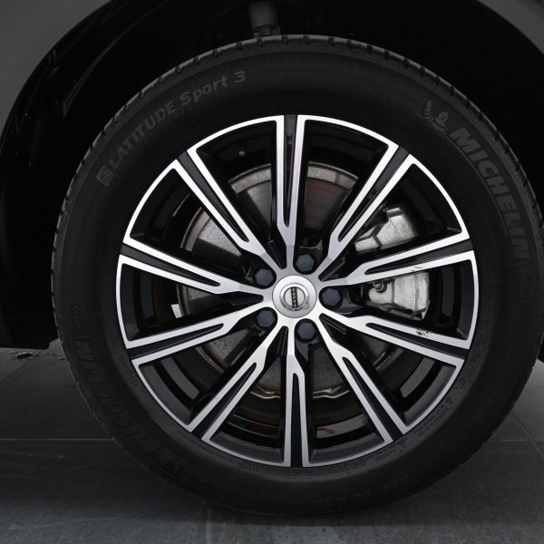 Volvo XC60 T8 2.0 (A) AT (2019) - Image 10