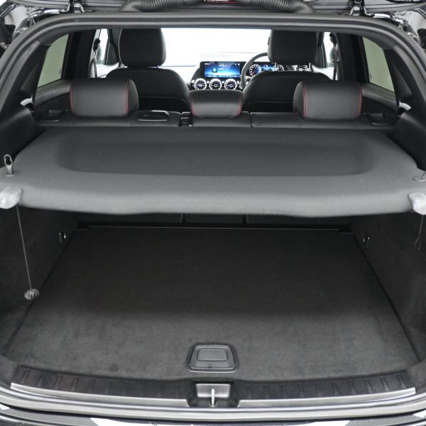 Mercedes-Benz GLA250 Mercedes Benz Gla250 2.0 AMG AT (2025) - Image 8